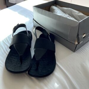 Vionic Danita sandals size 8.5M, new in box